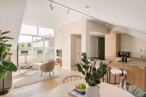 Kitchen or kitchenette, Living room, Dining area