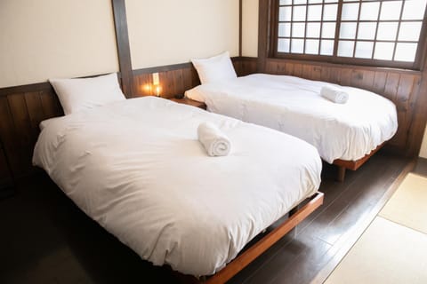 Bed, Photo of the whole room