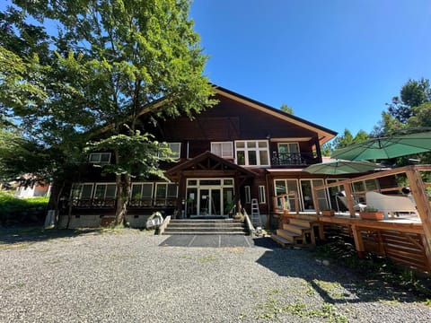 Property building, Day