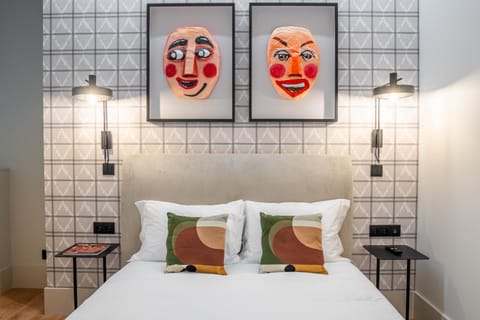 Bed, Photo of the whole room, Decorative detail, Bedroom