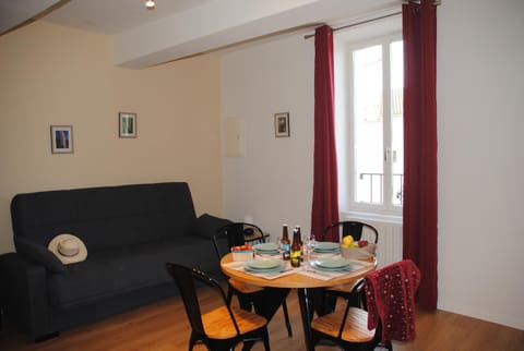 Food and drinks, Dining area