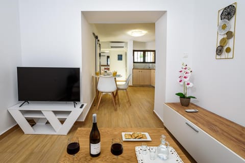 Nicolas Urban Comfort Living Apartment in Crete