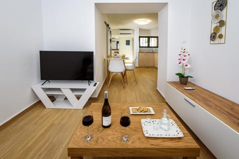 Nicolas Urban Comfort Living Apartment in Crete