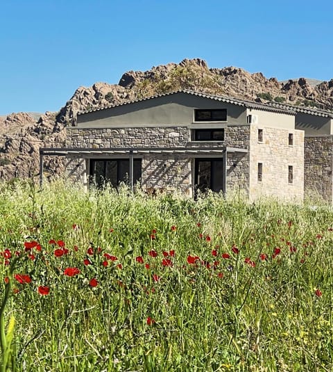 Property building, Day, Natural landscape, Mountain view