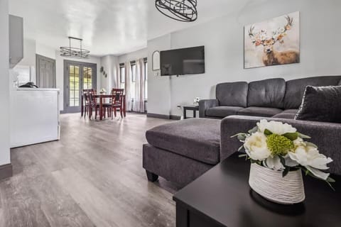 Spacious 5Br 2bath near the Falls & Casino House in Niagara Falls