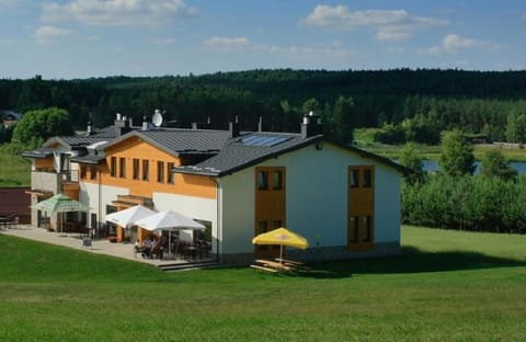 Property building, Facade/entrance, Neighbourhood, Garden