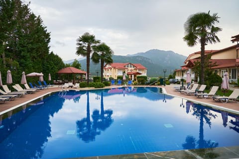 Property building, Swimming pool