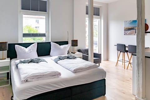 Photo of the whole room, Bedroom