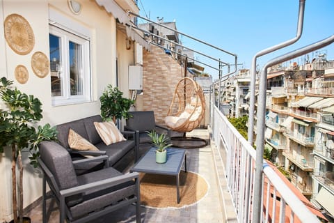 View (from property/room), Balcony/Terrace, City view