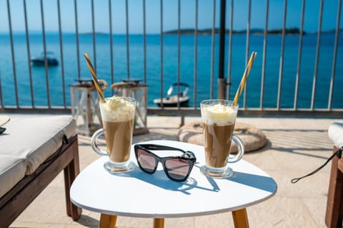 Patio, Day, Natural landscape, Coffee/tea facilities, View (from property/room), Balcony/Terrace, Sea view, Drinks