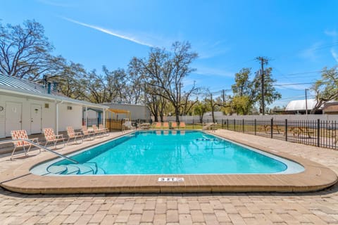 Happy Travelers RV Resort Campground/ 
RV Resort in Tampa