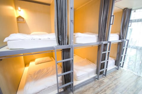 Photo of the whole room, bunk bed