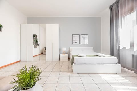 Italstay - Aspetti Shining 9 - 2 min tram Stop Apartment in Padua