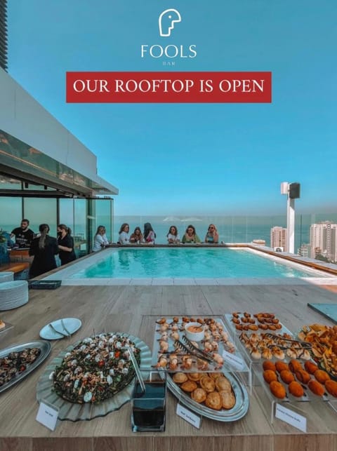 Lounge or bar, Food and drinks, Swimming pool, sunbed
