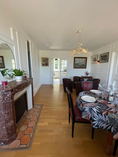TV and multimedia, Living room, Dining area