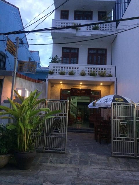 Property building, Day