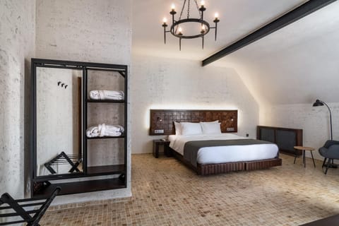 Bed, Photo of the whole room, Bedroom, towels, wardrobe