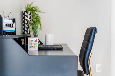 7 BR Heated Pool, Game Room, Theater, Sleeps 25 House in Tampa