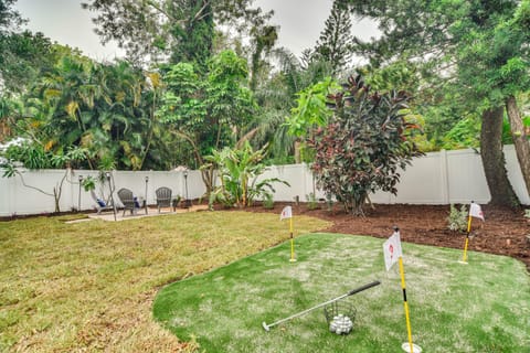 Pinellas Park Home Swim, Golf, Grill and More! House in Pinellas Park