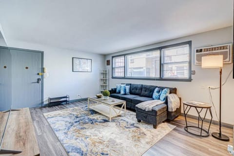 Luxury King Sleep Number Historic Location House in Elmwood Park