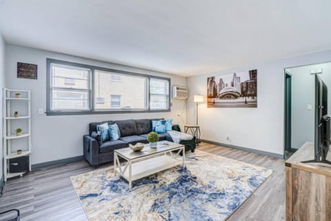 Luxury King Sleep Number Historic Location House in Elmwood Park