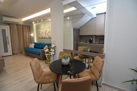 Living room, Seating area, Dining area, air conditioner