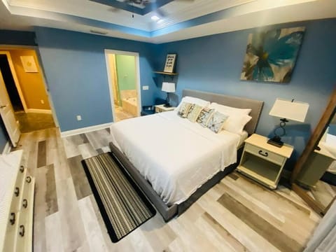 Newly renovated modern, spacious & quiet location House in Bay County