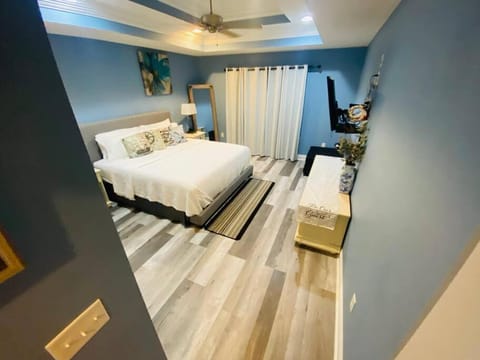 Newly renovated modern, spacious & quiet location House in Bay County