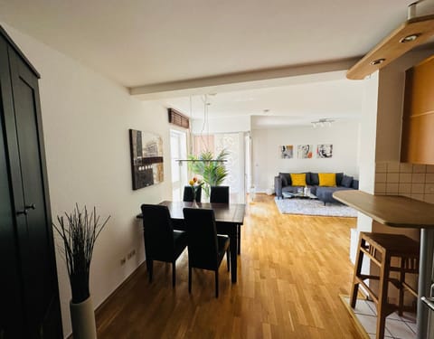 Living room, Photo of the whole room, Seating area, Dining area