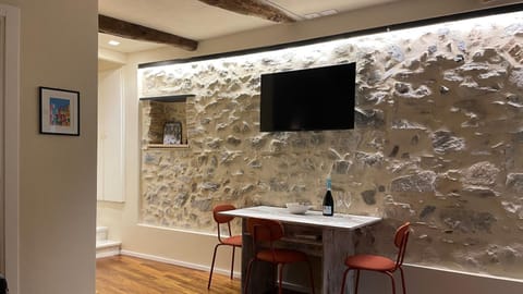 TV and multimedia, Dining area