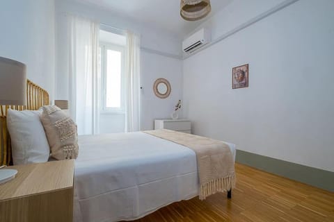 Bed, Photo of the whole room, Bedroom, air conditioner