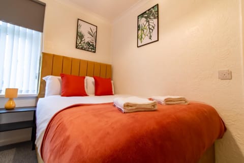 Bed, Photo of the whole room, Bedroom, heating, internet, towels