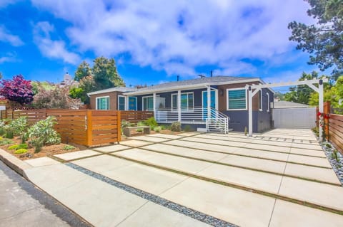 Windansea Family Retreat House in La Jolla