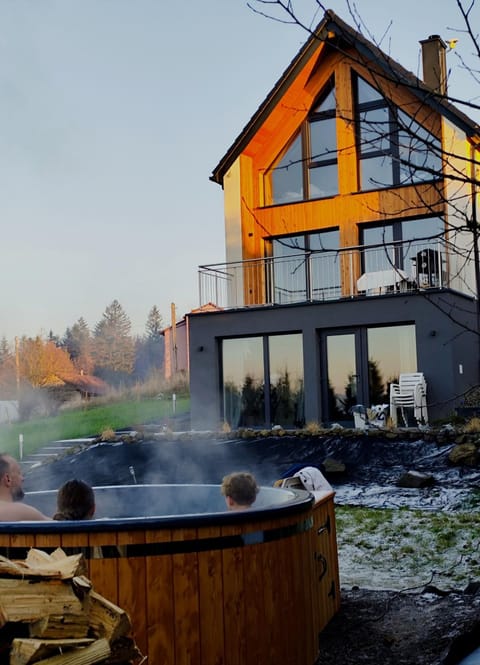Property building, Hot Tub