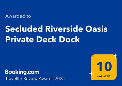 Secluded Riverside Oasis Private Deck Dock House in Mississippi