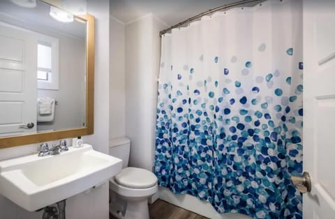 Serene Condo for Cozy Cape Getaway House in North Truro