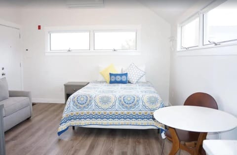 Fresh and Crisp Pet Friendly Studio Apartment in North Truro