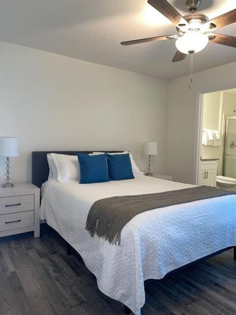 New Construction with Lanai! Great for 2 Families! House in Cape Coral