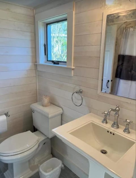 Charming Cottage with Amazing Views House in North Truro