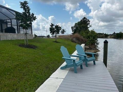 New With heated Pool and Pier! Ideal for 2 Families! House in North Fort Myers