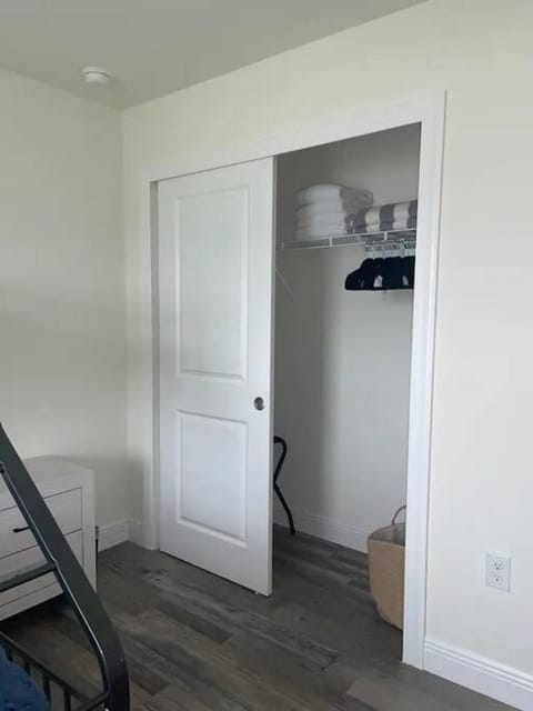 New With heated Pool and Pier! Ideal for 2 Families! House in North Fort Myers