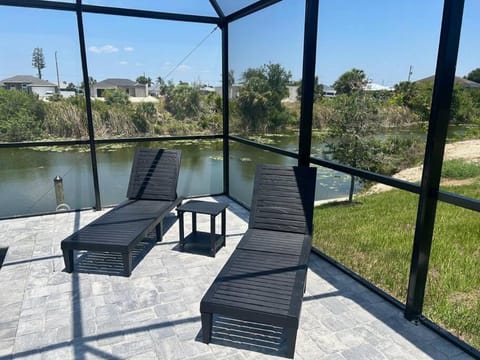 New With heated Pool and Pier! Ideal for 2 Families! House in North Fort Myers