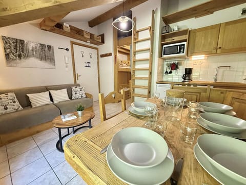 Studio Cabine Mezzanine à Praz-Sur-Arly, proche pistes et lac, parking, balcon, 6 pers. - FR-1-603-105 Cabin in Megève