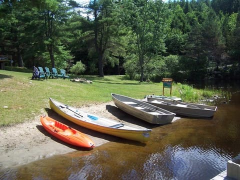 Mountain Retreat on Private Lake-Alderbrook Lodge House in Bolton