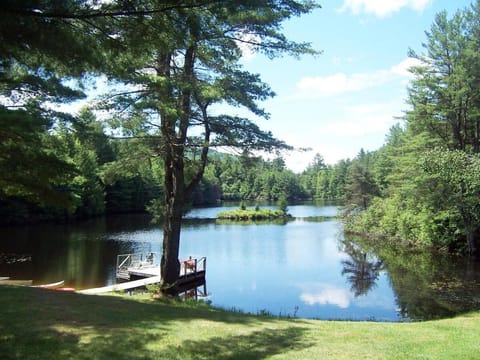 Mountain Retreat on Private Lake-Alderbrook Lodge House in Bolton