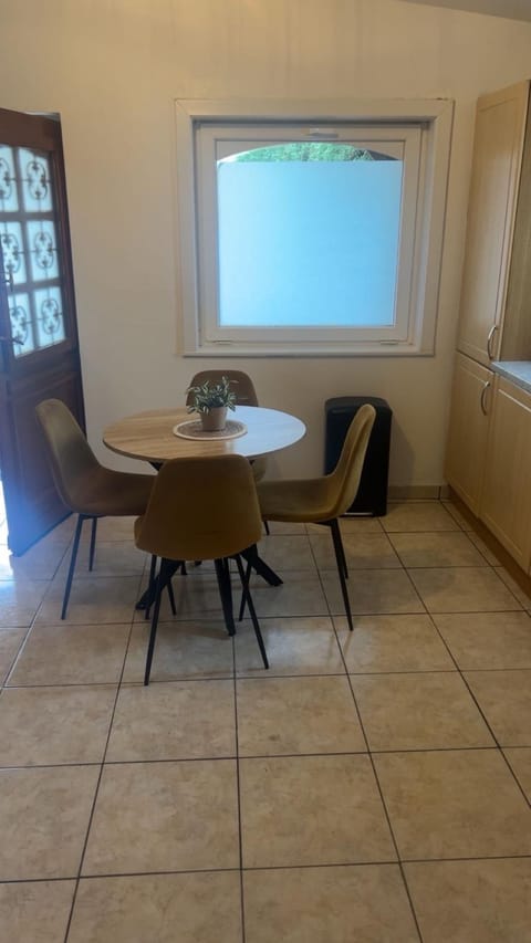 Appartement chic bien situé Apartment in Hauts-de-France