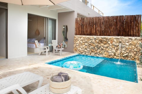 Pool view, Swimming pool, sunbed