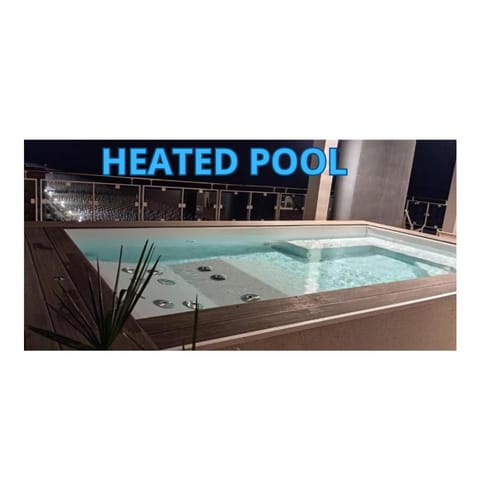 Hot Tub, Swimming pool