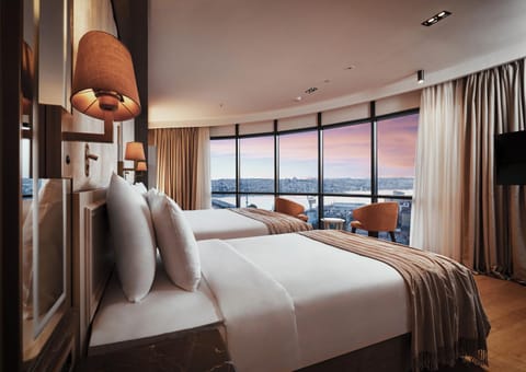 Photo of the whole room, Bedroom, Sea view
