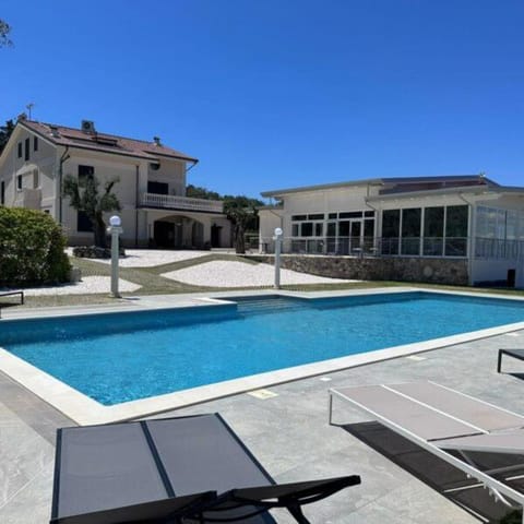 Property building, Swimming pool